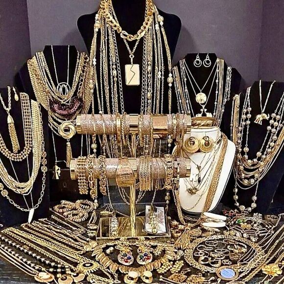 ⚜️ 5 LB ROCK THE CASBA ~ Huge Vintage Retro Jewelry Lot – MYSTERY BOX ⚜️ - Picture 1 of 9